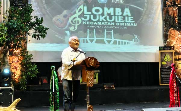 PLN Siap Perkuat UMKM Ambon, Dorong Tenun-Kopi Tuni Jadi Produk Unggulan Maluku 1 Syaiful mewakili General Manager PT PLN UIW Maluku dan Maluku Utara