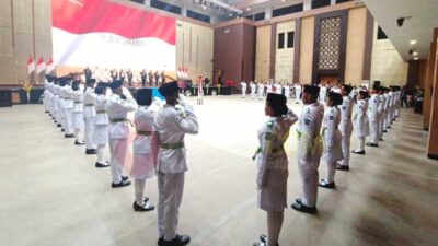 Kukuhkan 41 Anggota Paskibra, Ini Pesan dan Harapan Wali Kota Sorong 14 Walkot SL Kukuhkan Paskibra 2026
