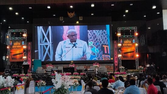 Bupati Mimika Ajak Alumni Binterbusih Jadi Mitra Pemerintah Bangun Papua 1 1000565532 optimized 50
