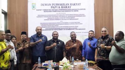MRPB Serahkan Dua Rancangan Perubahan Raperdasus ke DPRP Papua Barat