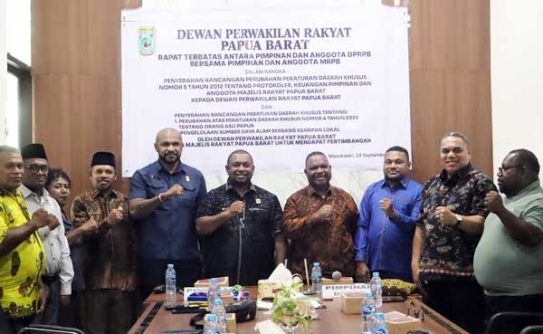 DPRP Papua Barat MRPB Dua Ranc Perubahan Perdasus