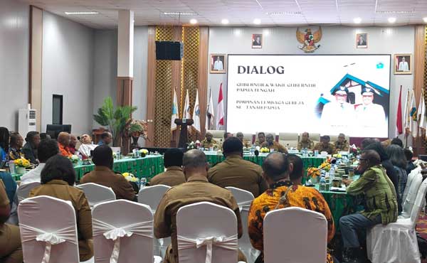 Gubernur Nawipa Rangkul Pimpinan Gereja, Bersama Bangun Papua Tengah 1 Gub PT Dialog dgn Pemimpin Gereja
