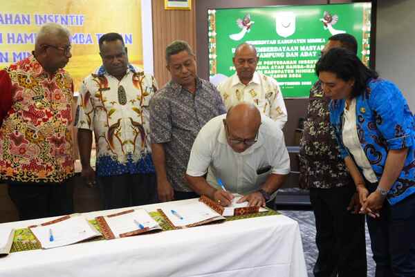 Insentif Rp12 Miliar Disalurkan, Bupati Mimika Titip Pesan Perdamaian 2 IMG 20260904 WA0011