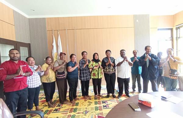 Koperasi Papua Bangkit Jaya Jadi Wadah Penjual Pinang OAP di Timika 1 IMG 20260910 WA00322