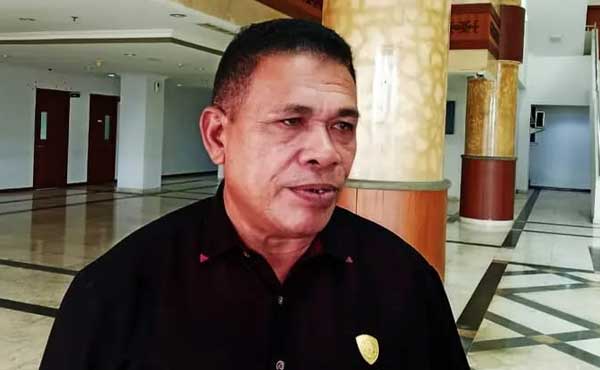Julius M. Rutasouw DPRD Maluku