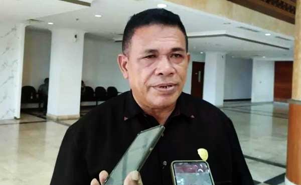 Serukan Damai di Taniwel: Rutasouw Ingatkan Masyarakat Bijak Gunakan Medsos 1 Julius M. Rutasouw DPRD Maluku2