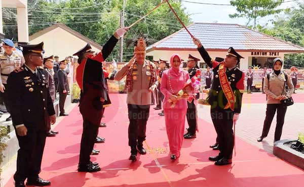 "Sejarah Terulang" Awali Brigjen Polisi Hengky Haryadi Tugas Pertama di Tanah Papua 1 Kapolda PBD Sertijab