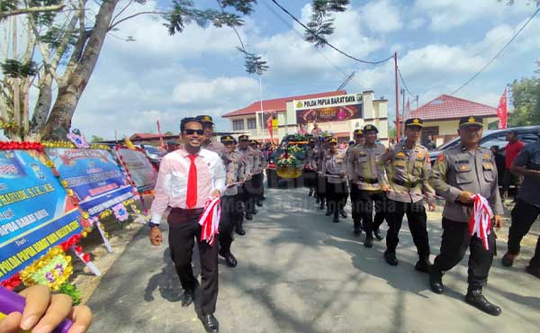 "Sejarah Terulang" Awali Brigjen Polisi Hengky Haryadi Tugas Pertama di Tanah Papua 3 Kapolda PBD Sertijab3