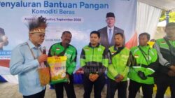 Menko Pangan RI Salurkan Bantuan Beras Sasar Kelompok Desil 1-4 di PBD 2 Menko Pangan RI bantu desil1 4
