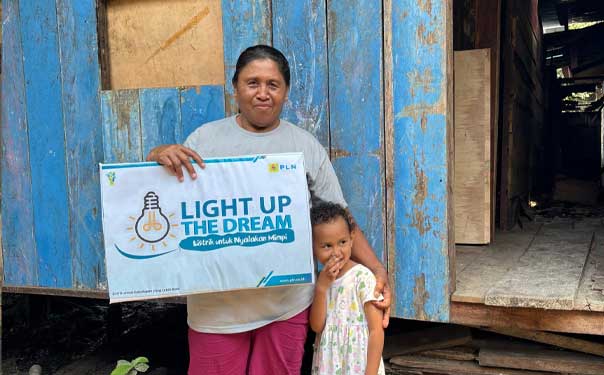 Program LUTD PLN Lanjut Hadirkan Terang bagi 50 Keluarga Prasejahtera di Tanah Papua 2 PLN Terangi 50 Rmh di Papua