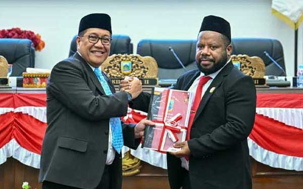 Pemprov Papua Tengah Serahkan RAPBD-P 2026, Sejumlah Hal Jadi Perhatian