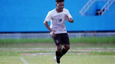 Gelandang Serang Persipura Jayapura Resmi Dipinjamkan ke Klub Super League 15 Persipura Markus Madjar
