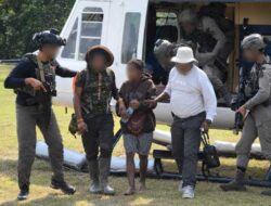 Begini Momen Evakuasi Korban Sandera KKB dari Kampung Bela 1 ke Timika