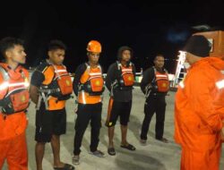 Alami Mati Mesin dan Terombang-ambing, Tim SAR Berhasil Selamatkan 3 Warga Aru