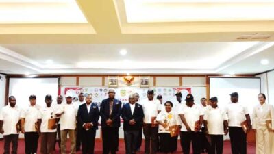 Bidik Talenta Atlet dari Pelosok, KONI Mimika Lantik 18 Koordinator Distrik 14 bUPATI jr lANTIK koni 18 dISTRIK
