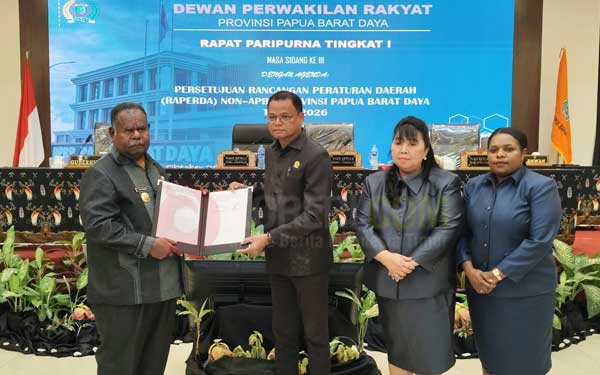 DPRP Setujui 8 PERDASI dan PERDASUS Provinsi Papua Barat Daya Tingkat I