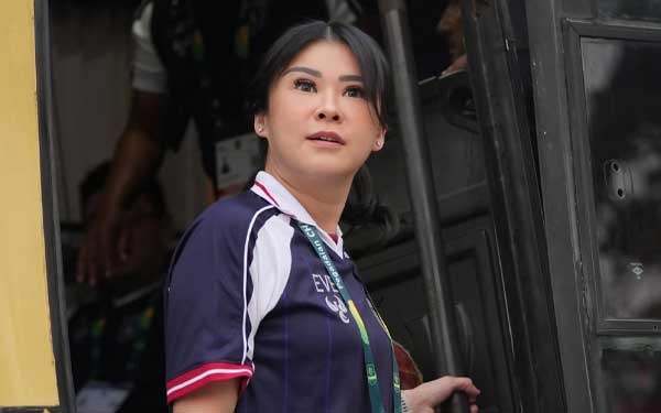 Eveline Sanita Injaya Manajer Persipura