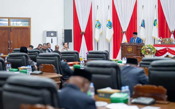 Gub PT Paripurna Bahas 3 Ranperdasi