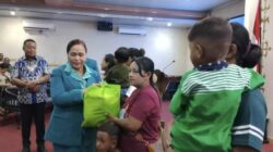 Ketua DWP Ambon Serahkan Bantuan bagi Anak Stunting, Dukung Program PKK