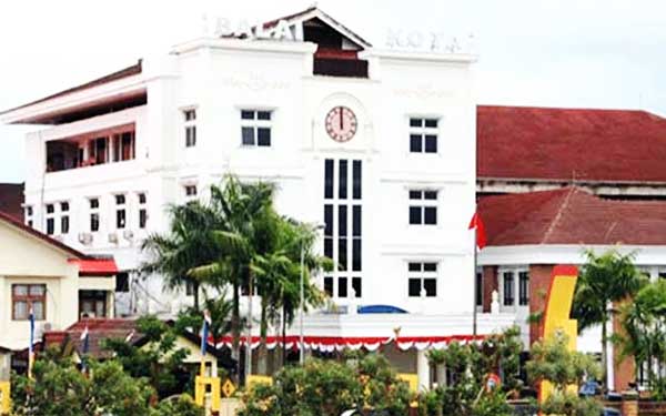 Kantor Wali Kota Ambon 600x375 1
