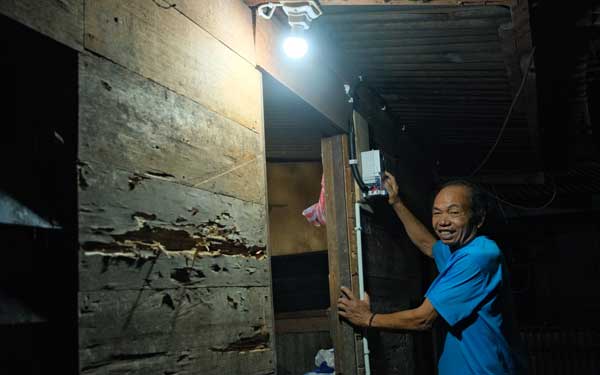 Terangi 128 Desa di Pelosok Papua, PLN Wujudkan Keadilan Energi di Ujung Timur Indonesia 4 PLN Terangi 128 Desa di Pelosok Papua4