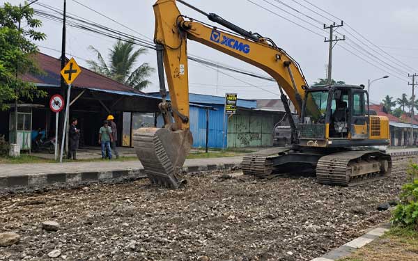 PUPR Mimika Mulai Perbaiki Jalan Hasanuddin, Ini Tahapan Awalnya