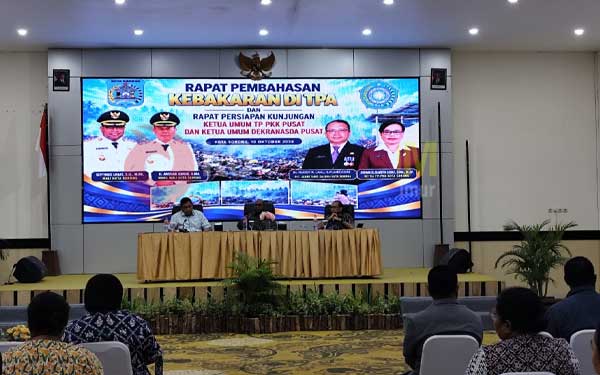 Padamkan Kebakaran TPA Sorong-Makbon, Pemkot Kerahkan Ratusan Tangki Air