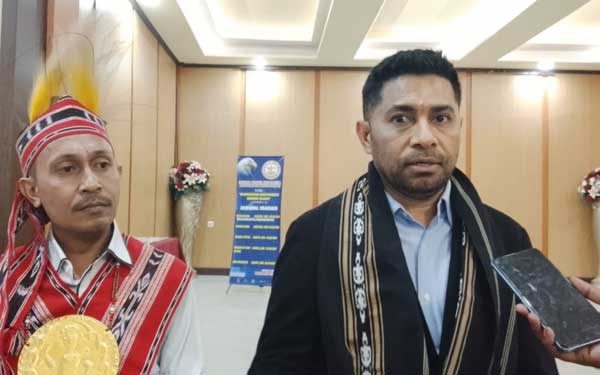 Samuel Takendare Siap Rangkul dan Persatukan Masyarakat-Pemuda Tanimbar 8 Samuel Takendare IIPTB Mimika 2026 2031