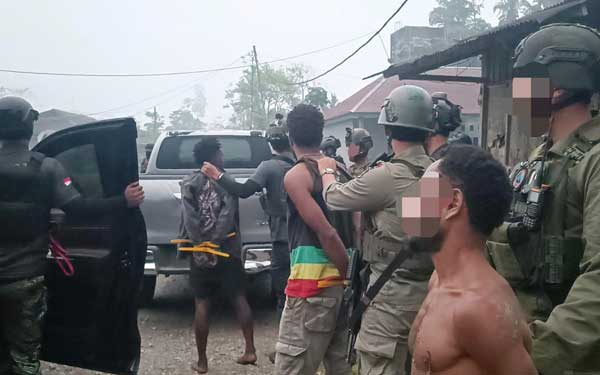 Aparat Gabungan Amankan 2 DPO Pembunuhan di Yahukimo, Satu Tewas Didor