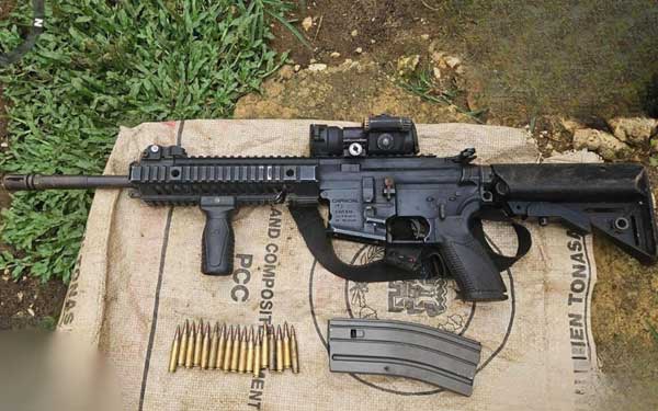 Satgas TNI Habema Amankan Senjata Caracal