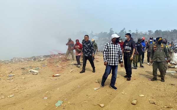 Walkot Sorong Tinjau TPA Srg Makbon2