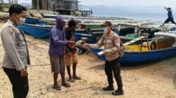 Polsek Sorong Kepulauan Bagikan Masker, Imbau Warga Jaga Kesehatan 3 snap 1791504734112
